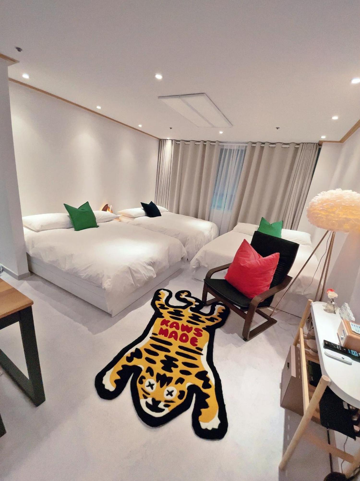 New Open Hongdae Tiger House アパート